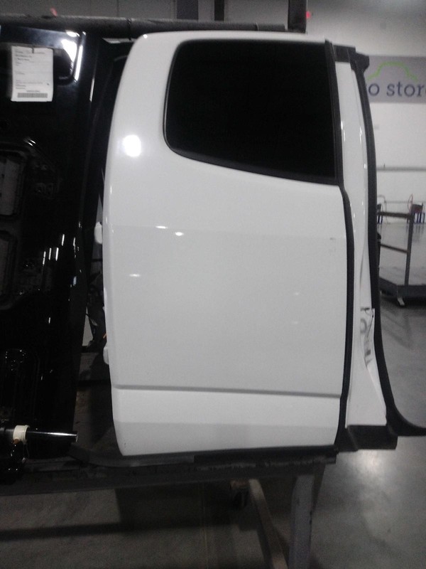 2017 Chevrolet Colorado Right Rear Door White Light Scratch 112k Miles