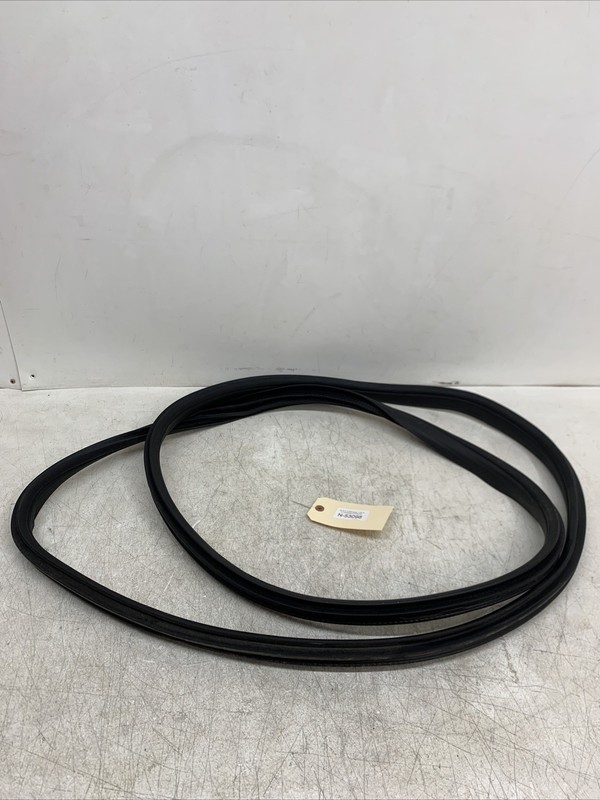 15-20 Tesla Model X Front RH Door Weatherstrip Rubber Seal 1032117-00-D 53098 S2