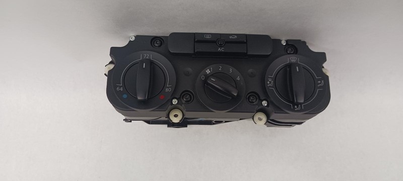 2006 VOLKSWAGEN JETTA GLI Heat AC Controller (w/o heated seats) OEM 06