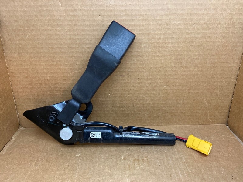 11-18 Town Country Grand Caravan Front Left Driver Seat Seatbelt Buckle Latch
