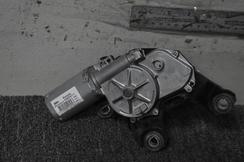 PORSCHE MACAN REAR WIPER MOTOR FACTORY OEM
