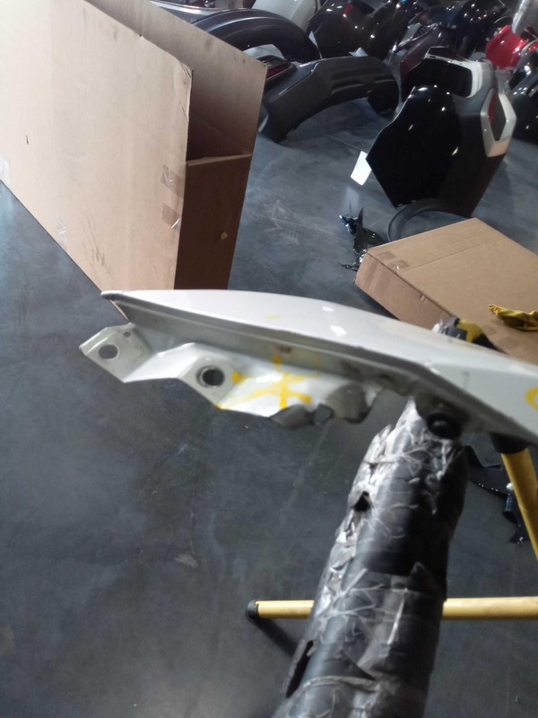 2011 KIA OPTIMA Front Left Fender WHITE 113k Miles OEM Part 465368