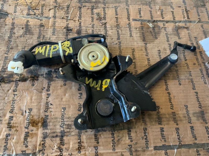 96-99 MITSUBISHI ECLIPSE SPYDER 2G RH REAR QUARTER WINDOW REGULATOR W/ MOTOR