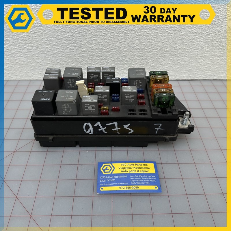 97-98 Chevy Corvette C5 UNDER HOOD ENGINE BAY RIGHT FUSE BOX OEM 15319557