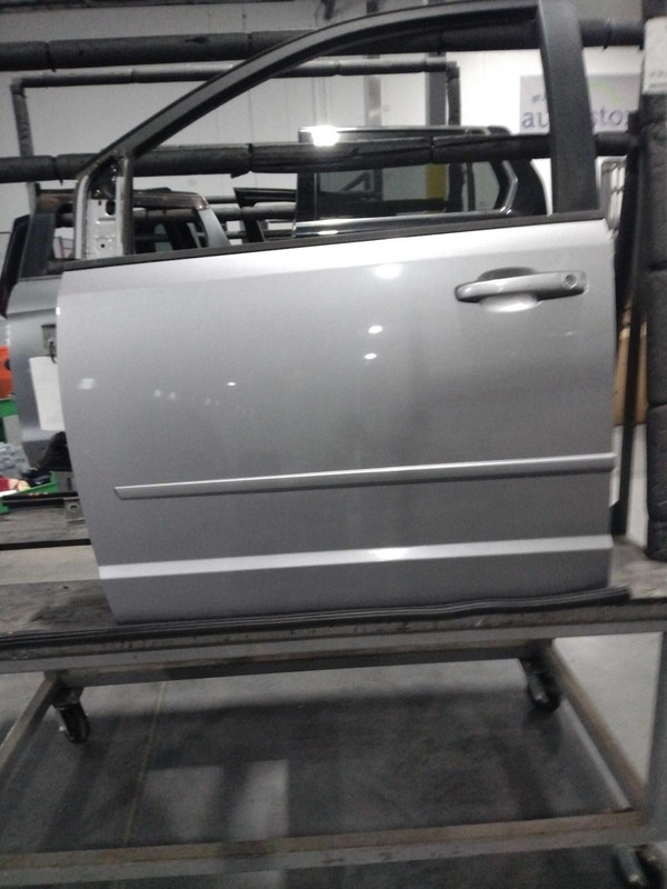 2014 Dodge Caravan Left Door Silver Good Condition OEM 38515 NJ25-22975