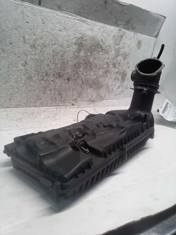 Used Air Cleaner Assembly fits: 2016 Mercedes-benz Mercedes gle-class 166 Type M