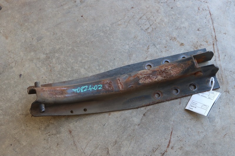 2013 VOLVO VNL670 D13 DIESEL MUFFLER MOUNTING SUPPORT BRACKET 21359582 OEM