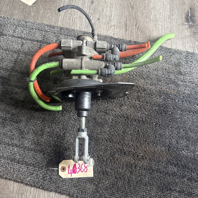 INTERNATIONAL PROSTAR FOOT BRAKE VALVE BENDIX 5006960