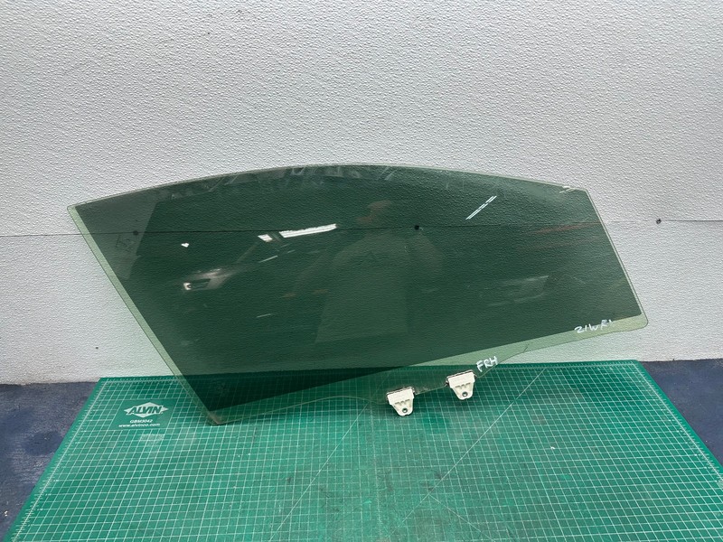 18-21 Subaru WRX FRONT RIGHT PASSENGER SIDE DOOR WINDOW GLASS OEM