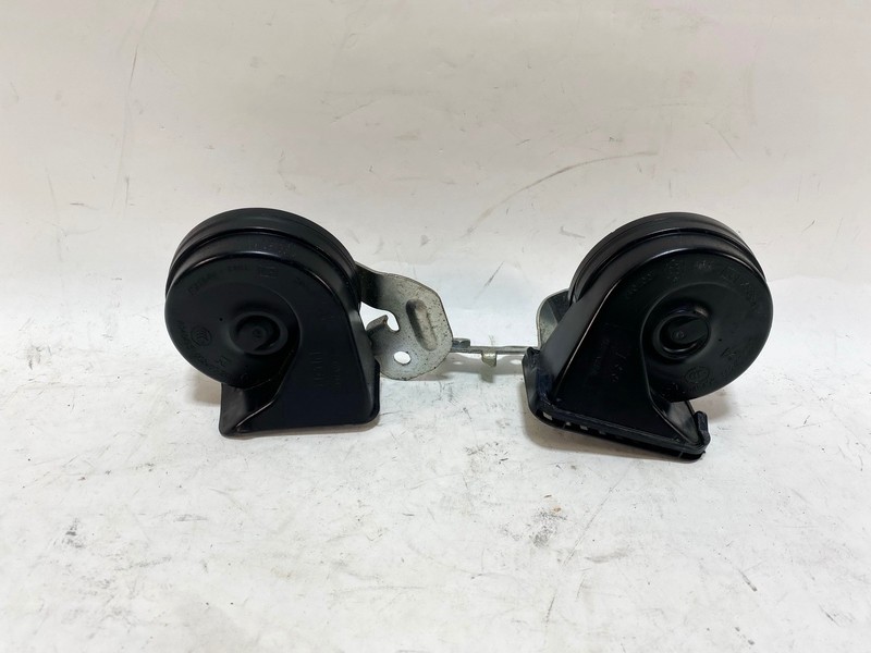 15-18 FORD FOCUS FRONT LEFT & RIGHT HIGH LOW PITCH NOTE HORN ASSEMBLY OEM