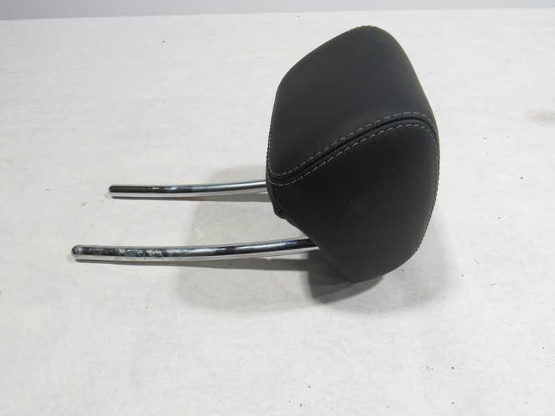 18-20 Mercedes E63 S W213 2018 Rear Center Seat Headrest Head Rest ; :Y