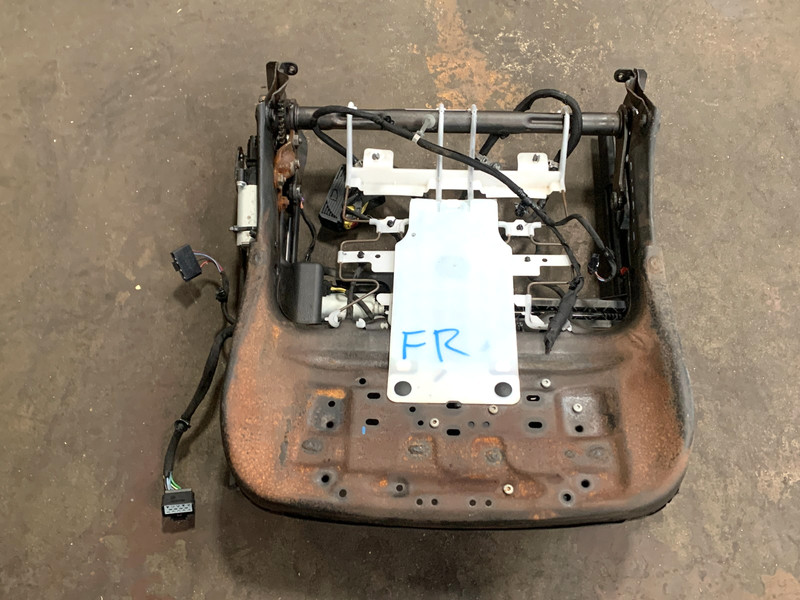 2018-2021 BUICK ENCLAVE FRONT RIGHT PASS SIDE LOWER SEAT TRACK FRAME OEM #A0.25
