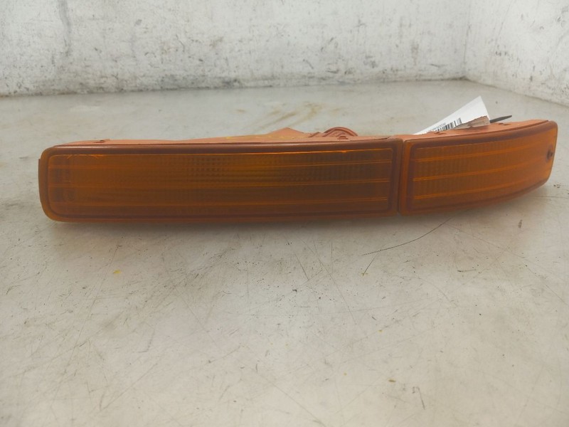 95 96 97 LEXUS LS400 PASSENGER RIGHT CORNER PARK LAMP TURN SIGNAL