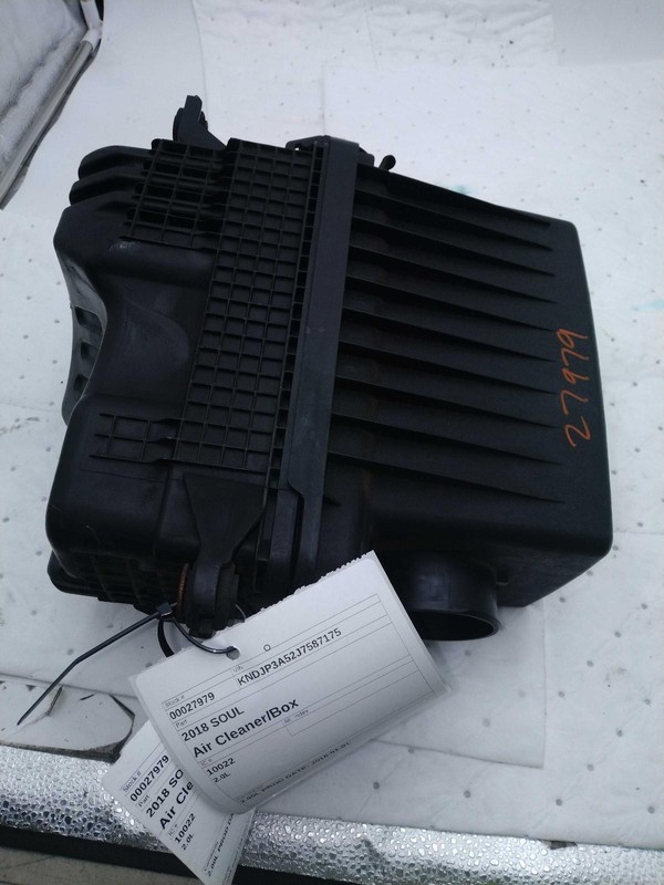 2018 KIA SOUL Air Cleaner Assembly OEM 28110B2500 Used 1.6L 2.0L Blue