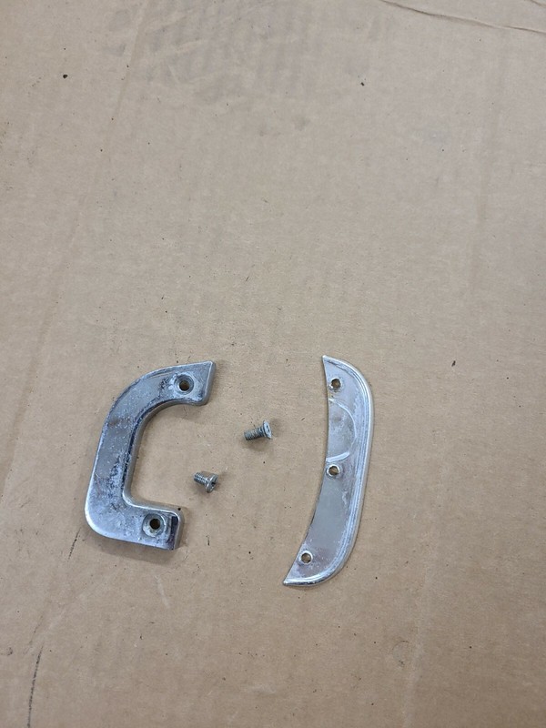 MERCEDES BENZ 220 D/8W115 PASS RIGHT FRONT INTERIOR DOOR TRIM CHROME