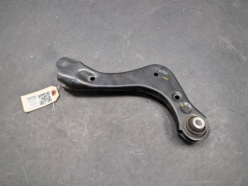 Rear Left Upper Control Arm 2021 Toyota RAV4 XLE 48790-0R020 2019 2020 - 2024