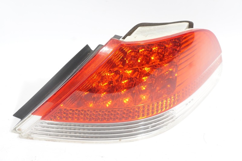 2002 - 2005 BMW 745I E65 REAR RIGHT PASSENGER SIDE TAILLIGHT OEM