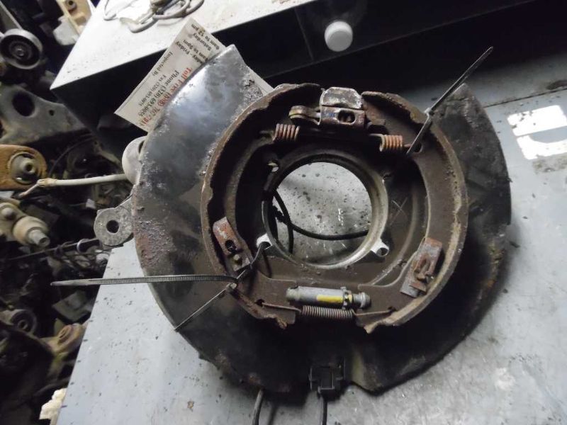 05 06 07 08 09 10 CHRYSLER 300 L. REAR STUB AXLE RWD EXC. SRT8 94662