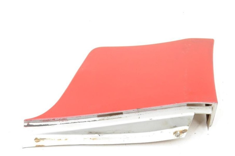 1987-1989 Nissan 300zx 2+2 Driver Left Rear Lower Quarter Molding Red
