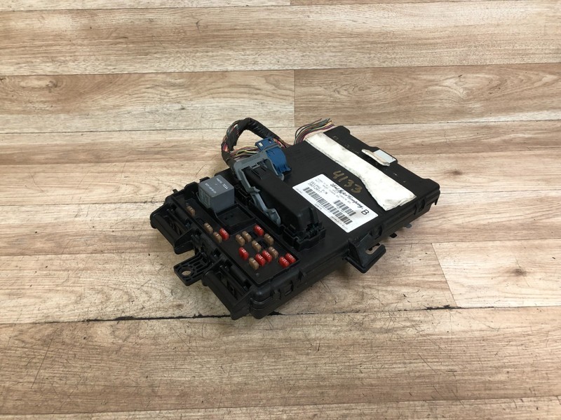 FORD MUSTANG OEM FRONT BODY CONTROL MODULE BCM SAM FUSE BOX FUSES BLOCK 05-06 2