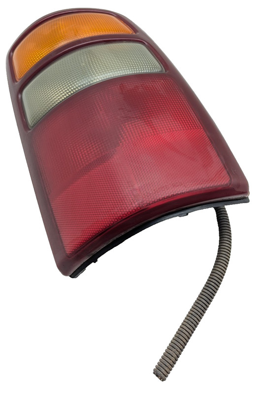 2000-2001CHEVROLET TAHOE SUBURBAN PASSENGER SIDE TAIL BRAKE LIGHT