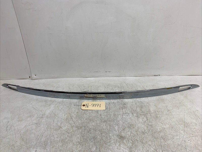 12-20 Tesla S Rear Liftgate Trunk Lid Chrome Trim Molding 1025776-00-A 9971 U8