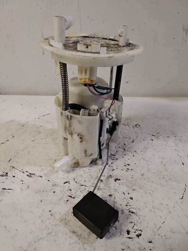Fuel Pump Assembly AWD Fits 11-15 MKX 3579731