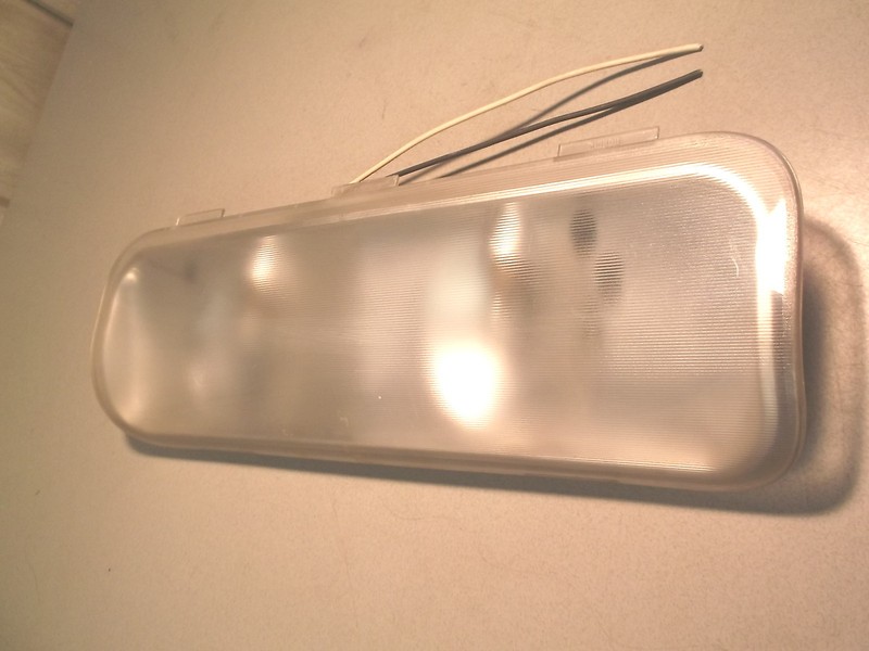 USED 2006 FREIGHTLINER COLUMIBA DOME LIGHT ASSEMBLY 2038-00 FREE SHIPPING