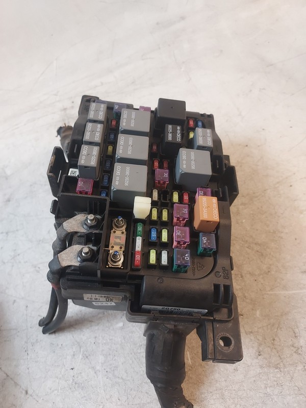 09-10 Kia Optima Fuse Box Fuses Fusebox Junction OEM 91950-2G790 Module