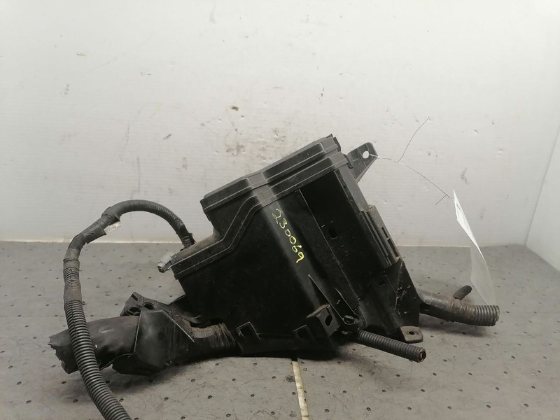 Fuse Junction Box Engine VIN A 5th Digit Fits 11-13 HIGHLANDER 1078863