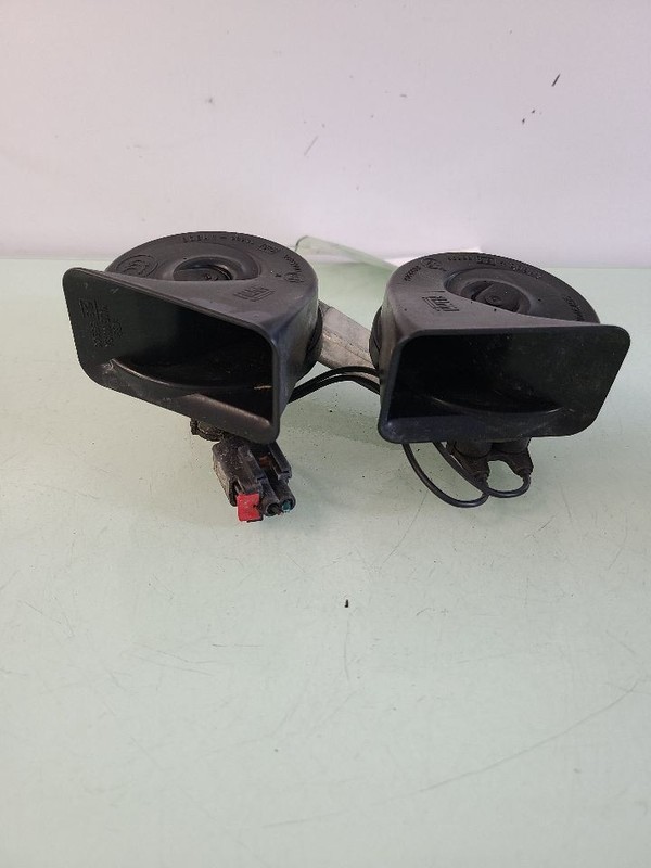 Horn Fits 2010 CTS 590732
