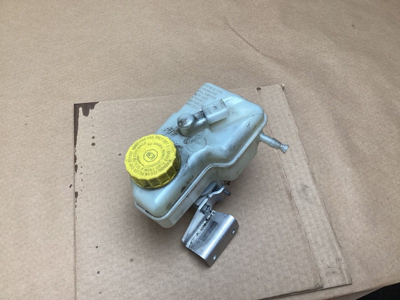 McLaren 650S 2016 Brake Fluid Reservoir Tank Bottle 15 - 17 :Y