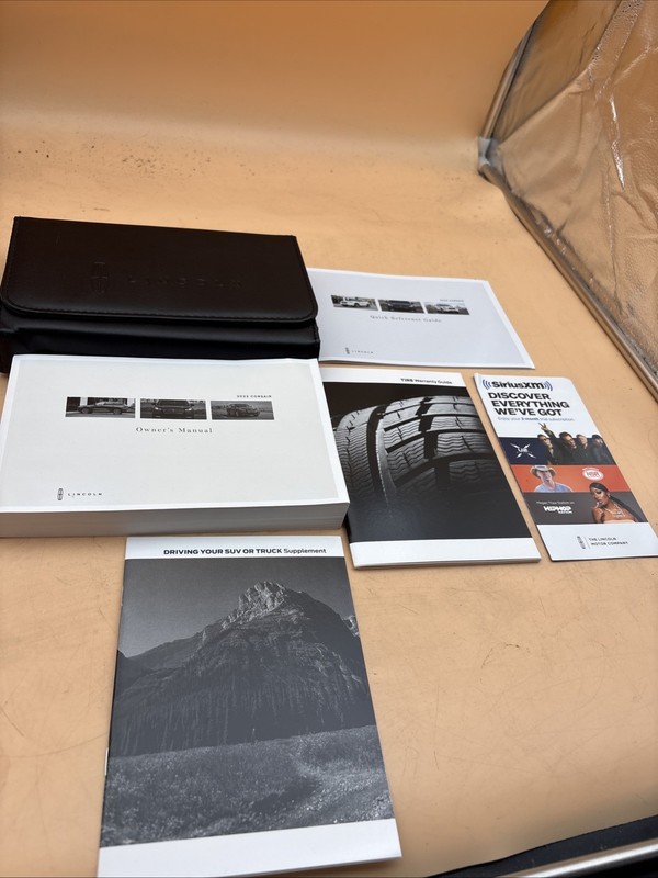 2022 Lincoln CORSAIR Owners Manual Quick Reference Guide With Case Included