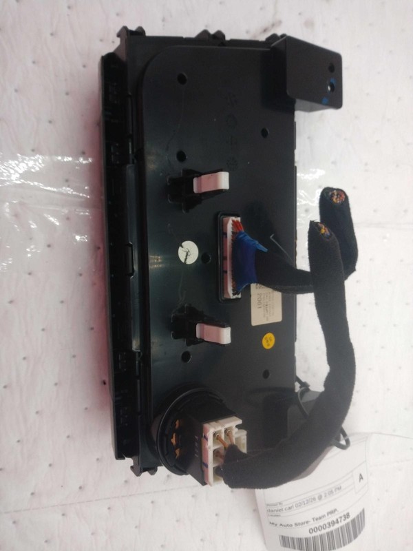 Hyundai Elantra 2017 117K mi. Front Temperature Control 97250F20604X 4738