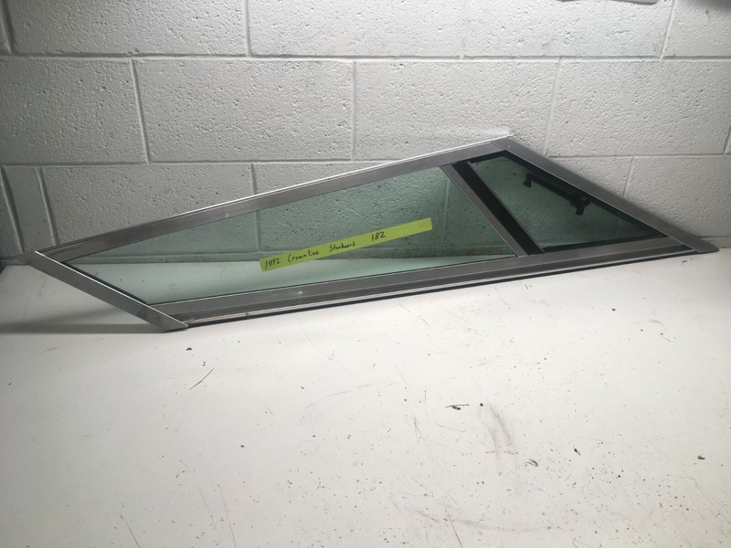 Z7 1992 Crownline 182 Boat Windshield Driver Starboard Right