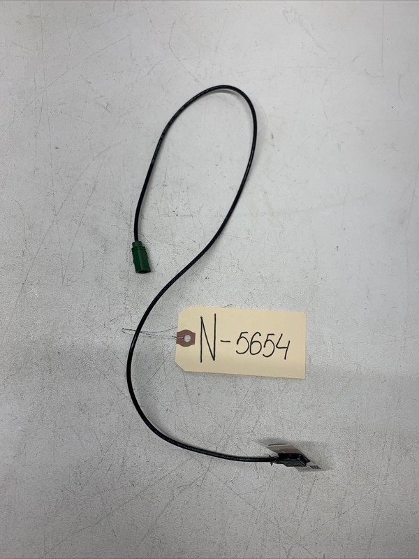 2017-2019 TESLA MODEL S BLUETOOTH AERIAL ANTENNA 1052393-00-B OEM 5654 B136