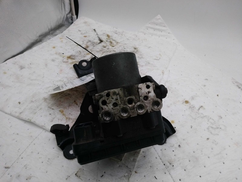 Used ABS Pump and Motor Assembly fits: 2016 Toyota Sienna Actuator and Pump Asse