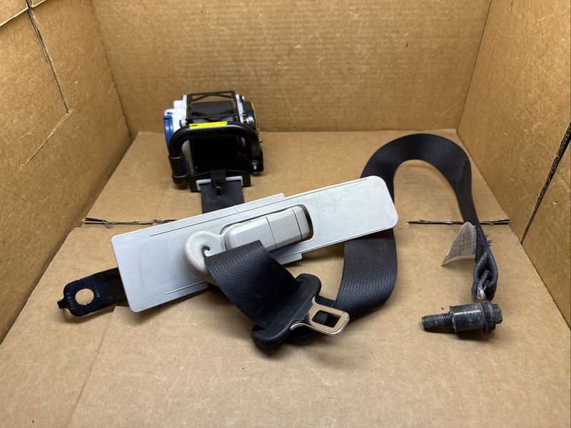 2013-2014 XV Crosstrek Front Left Driver Side Seat Belt Seatbelt Retractor