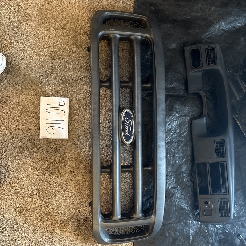 99 00 01 02 03 04 FORD F250 PICKUP Grille