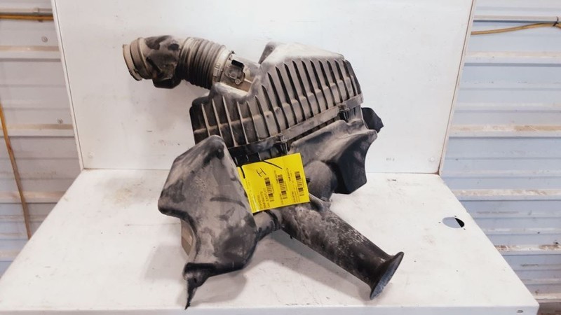 2012-2017 Buick ENCLAVE Air Cleaner Intake Box Assembly
