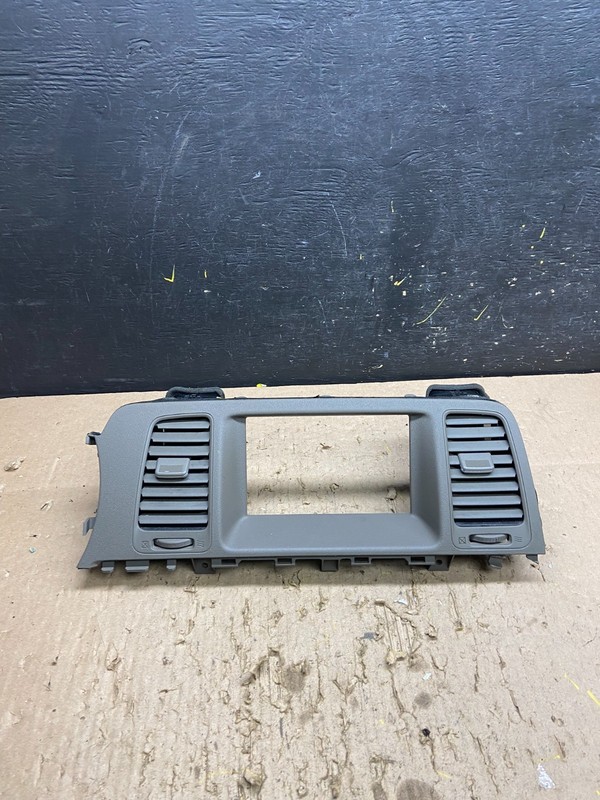 2009-2014 Nissan Murano Radio Center Console Display Bezel Air Vent OEM t8724 DG