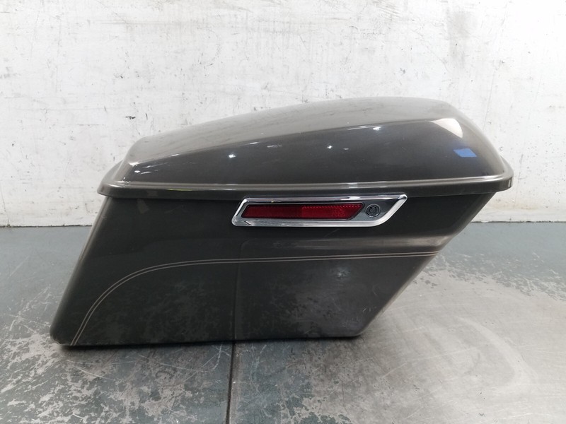 2018 17 - 23 Harley Davidson Road Glide Ultra Right Saddle Bag / Lid#5638 P4