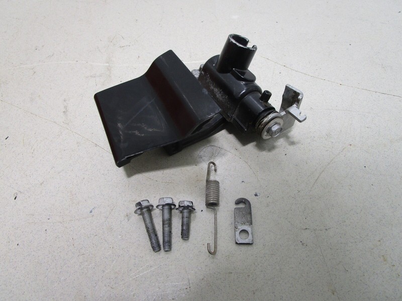 8883601 888365 Port Cowl Latch Assy Fits Mercury Mariner 225 EFI 4-Stroke
