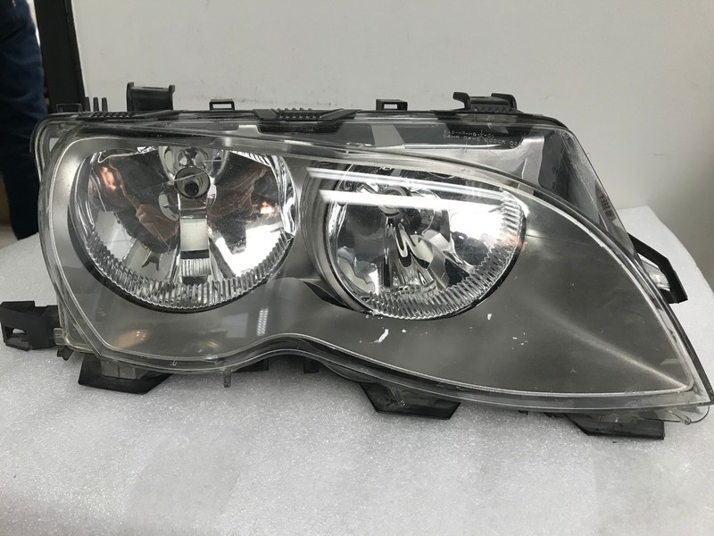 2002-2005 BMW 320i 325i 330iRH HALOGEN HEADLIGHT OEM 1 305 621 796