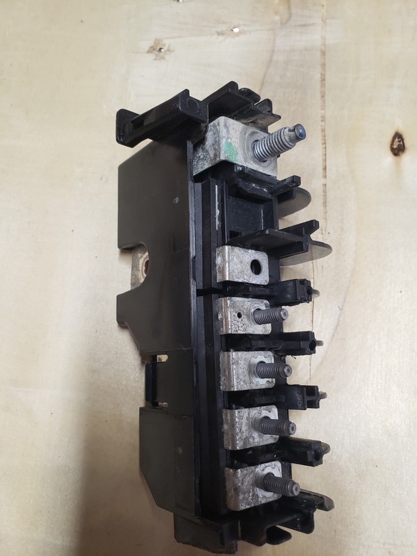 Battery Distribution Engine Fuse Block 2023 Cadillac LYRIQ Chevrolet Equinox