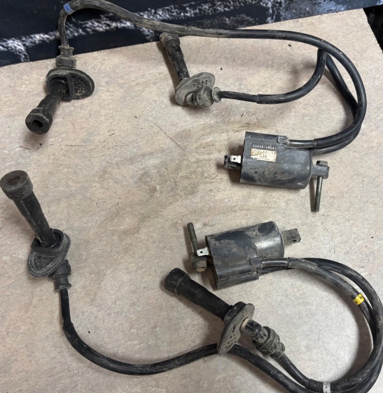 2002 Suzuki GSX750 GSX 750 F Katana Ignition Coils Spark Plug Wires Boot GSX750F