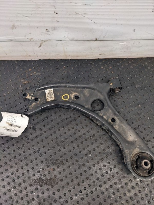 Driver Left Lower Control Arm Front Fits 16-20 TUCSON 1141743