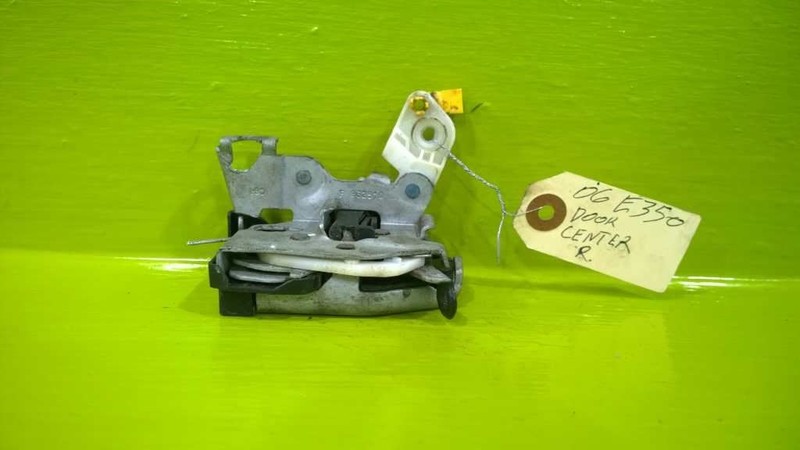 03 04 05 06 07 08 09 10 11 12 E350SD REAR RIGHT DOOR CENTER LOCK LATCH 3004-10