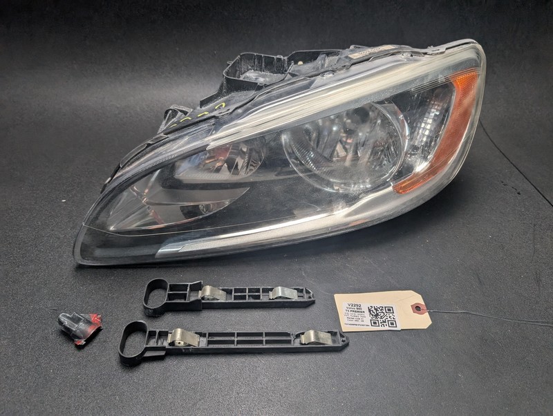 Front Left Headlight Headlamp 2015 Volvo S60 31420119 2014 2016 2017 2018 X