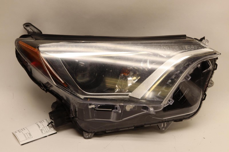 2016-2018 TOYOTA RAV4 RIGHT PASSENGER SIDE HEADLIGHT HALOGEN HEADLAMP OEM